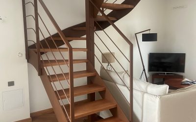 Un escalier central pensé pour sublimer l’espace de vie