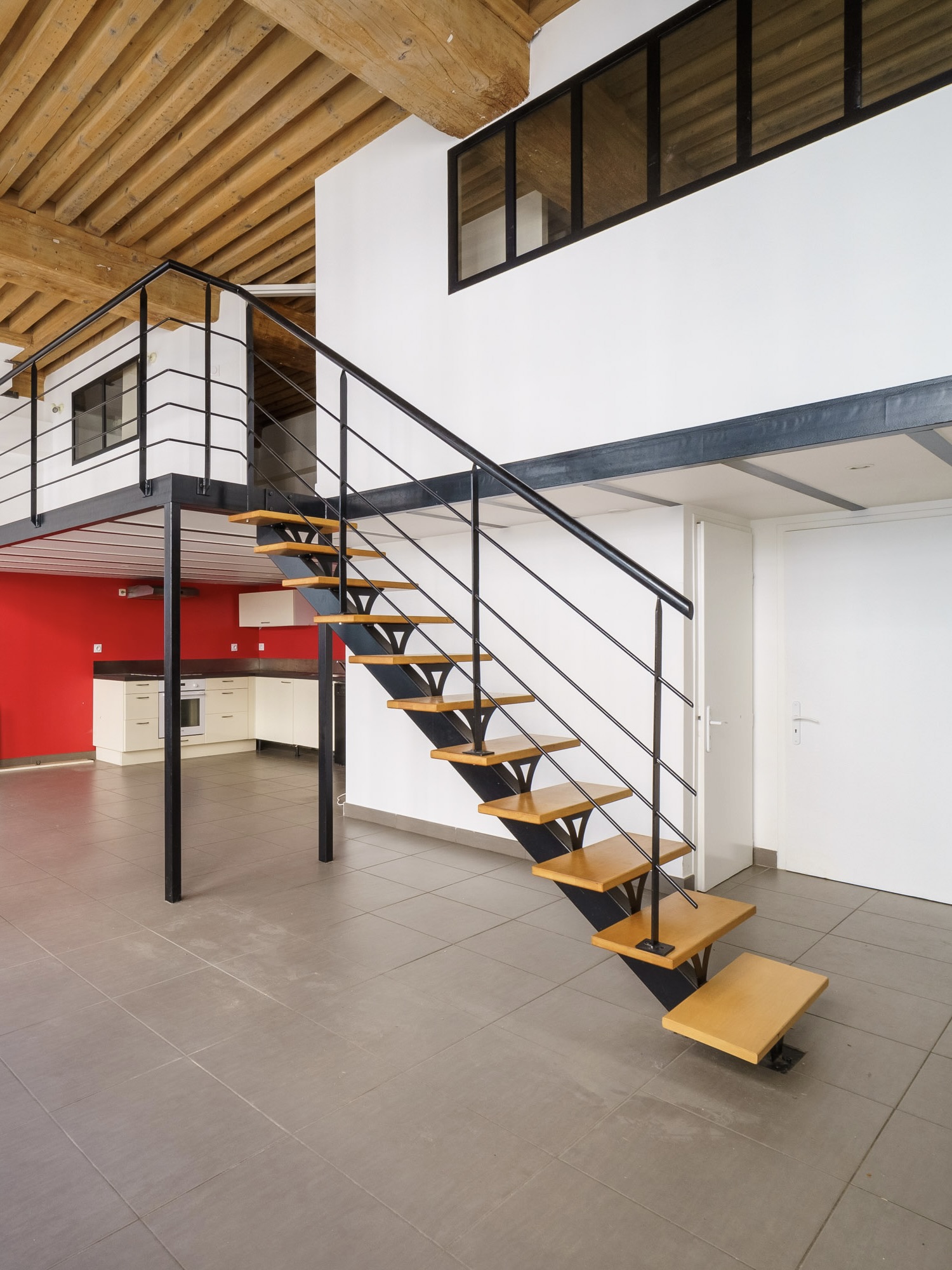 Limon central pour une mezzanine