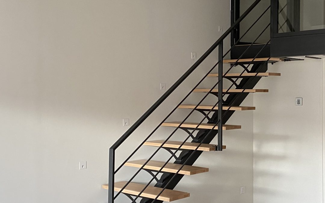 Escalier métallique avec limon central